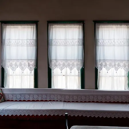 1805 招待所 Gjirokastër