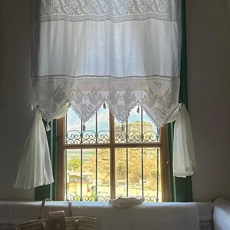 1805 בית הארחה Gjirokastër