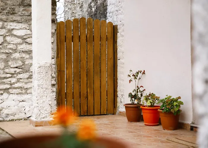 1805 Guest house Gjirokaster